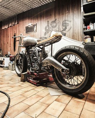 motorbike-407186_1920