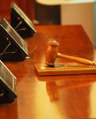 Jakie ustawy musi znać księgowy?