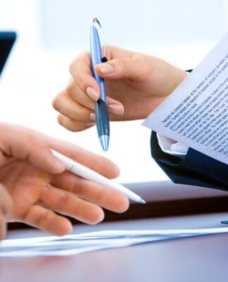 Czym się różni umowa kompleksowa od dystrybucyjnej?