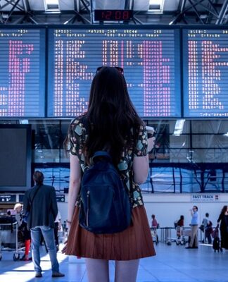 Kiedy trzeba zgłosić wyjazd za granicę?