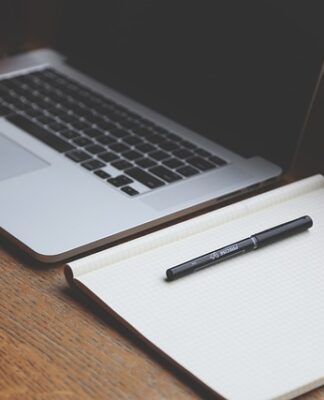 Czy do pracy w marketingu potrzebne są studia?