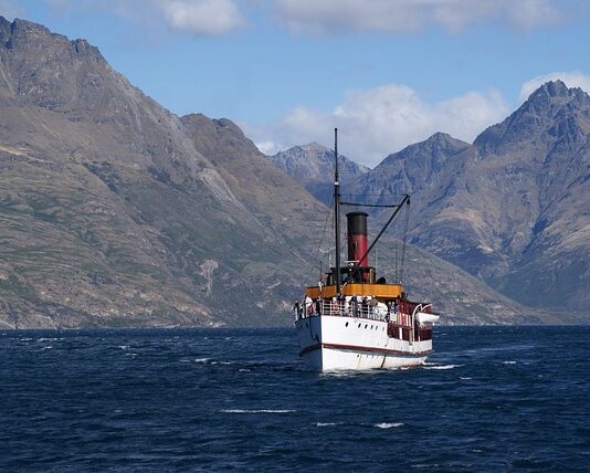 Ile zarabia się w sprzedaży?