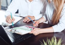 Dla kogo są szkolenia z podatku VAT i jakie dają korzyści w pracy